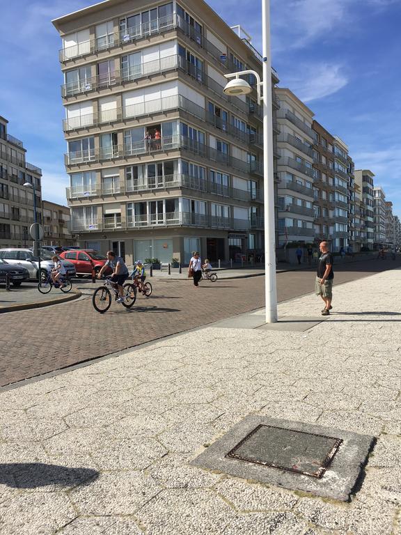 Au Gre Du Vent Lägenhet Koksijde Exteriör bild