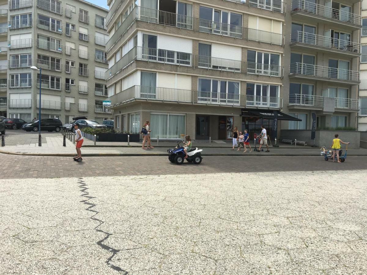 Au Gre Du Vent Lägenhet Koksijde Exteriör bild